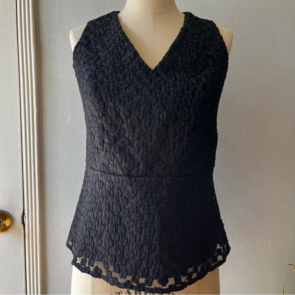Ann Taylor• Black Embroidered Floral Peplum Top•Sz 4